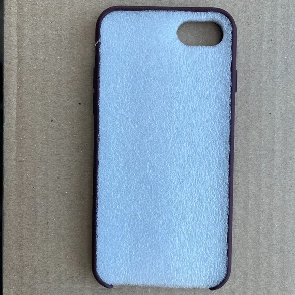 Aritzia Main Character Silicone iPhone 6/8 Case - Picture 3 of 3